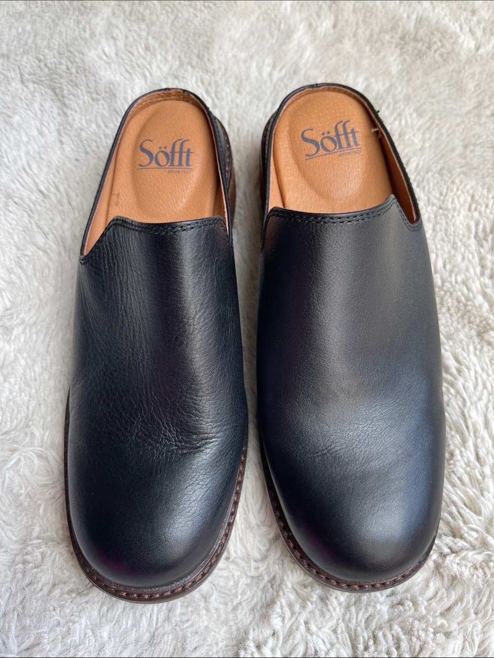 Sofft  The Trinity Italian Leather Slip-On mules  in Black Size 8